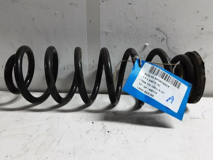 BLADVEER ACHTER Audi A3 Sportback (8PA) (01-2004/03-2013), Auto-onderdelen, Ophanging en Onderstel, Audi, Gebruikt