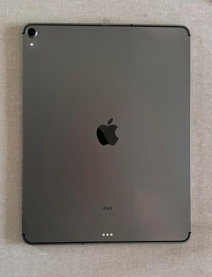 iPad Pro 13” (3e gen) – 512 Go – WiFi + Cellular + klavier, Informatique & Logiciels, Apple iPad Tablettes, Utilisé, Apple iPad Pro