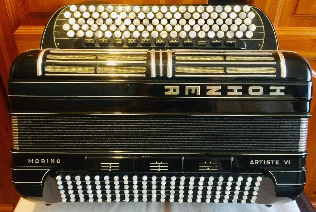 Hohner Morino Artiste VI (Do.1), Muziek en Instrumenten, Accordeons, Ophalen, Gebruikt, Met riemen, Overige formaten