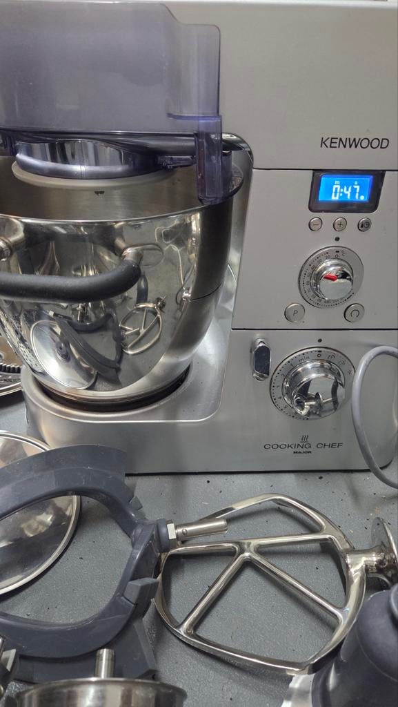 Robot Kenwood Cooking Chef Major + nombreux accessoires