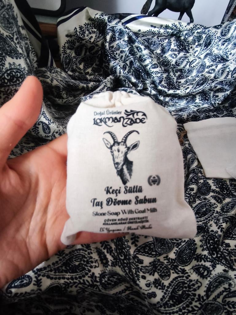 Savon  visage  lait d'ânesse /  chèvre, Enlèvement ou Envoi, Neuf, Tout le visage, Soins