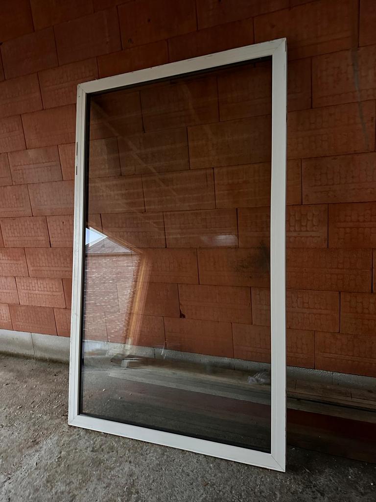 Pvc raam met dubbel glas, Doe-het-zelf en Bouw, Kunststof, Gebruikt, Raamkozijn, 150 tot 225 cm