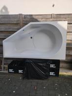 Bad 1.60 m diep 50 cm breedste kant is 90 cm en smalste 45, Ophalen