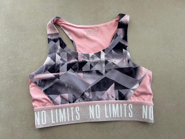 Sporttopje maat 134, Enfants & Bébés, Vêtements enfant | Taille 134, Enlèvement ou Envoi, Comme neuf, Primark, Vêtements de sport ou Maillots de bain