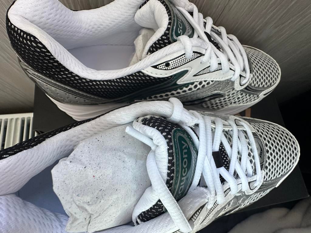 Saucony ProGrid sneakers maat 42, Kleding | Heren, Schoenen, Zo goed als nieuw, Sneakers, Wit, Ophalen of Verzenden