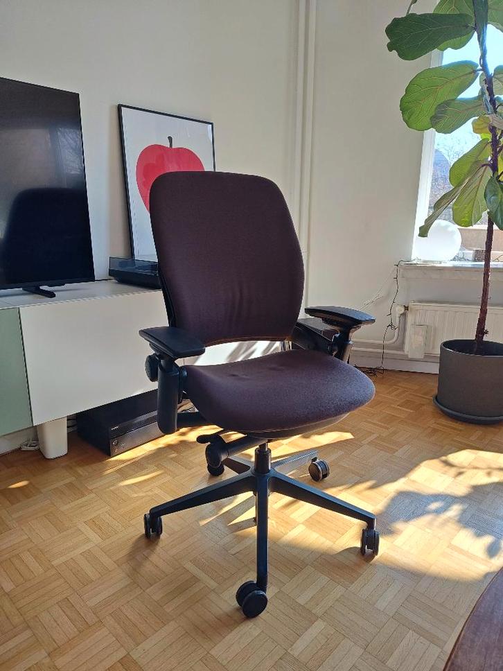 Steelcase Leap v1 ergonomic chair [broken cylinder], Maison & Meubles, Chaises de bureau, Utilisé, Chaise de bureau, Beige, Ergonomique