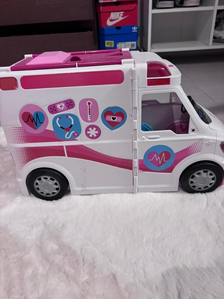 ambulance Barbie, Enfants & Bébés, Enlèvement ou Envoi, Comme neuf