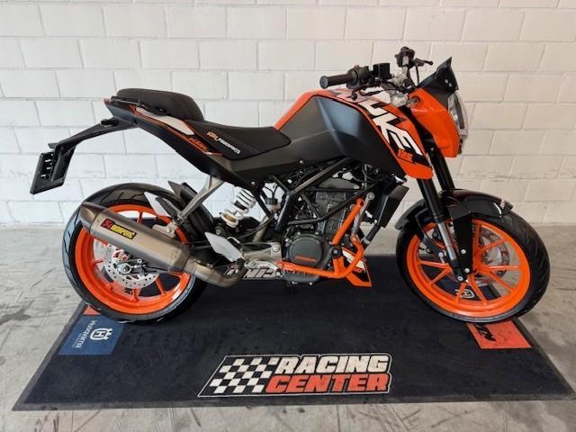 KTM 125 Duke 2014, Motos, Motos | KTM, Entreprise, Naked bike, jusqu'à 11 kW, 1 cylindre, Permis Moto A1 minimum, ABS, Échappement sport