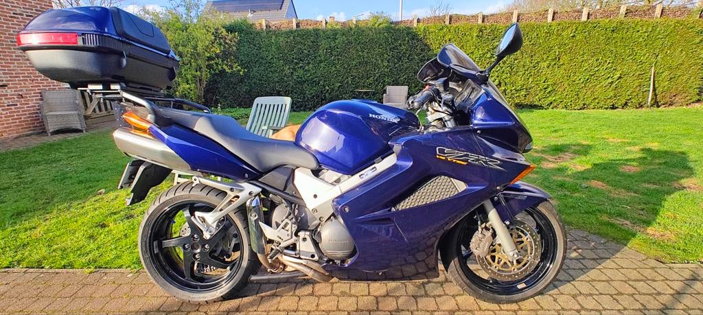 Honda VFR 800 2004, Motoren, Overige Motoren, meer dan 35 kW, 4 cilinders, Ophalen