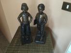 Set van 2 beelden met kinderen, 40 cm hoog, Antiek en Kunst, Kunst | Beelden en Houtsnijwerken, Ophalen, Op sokkel, Beeld