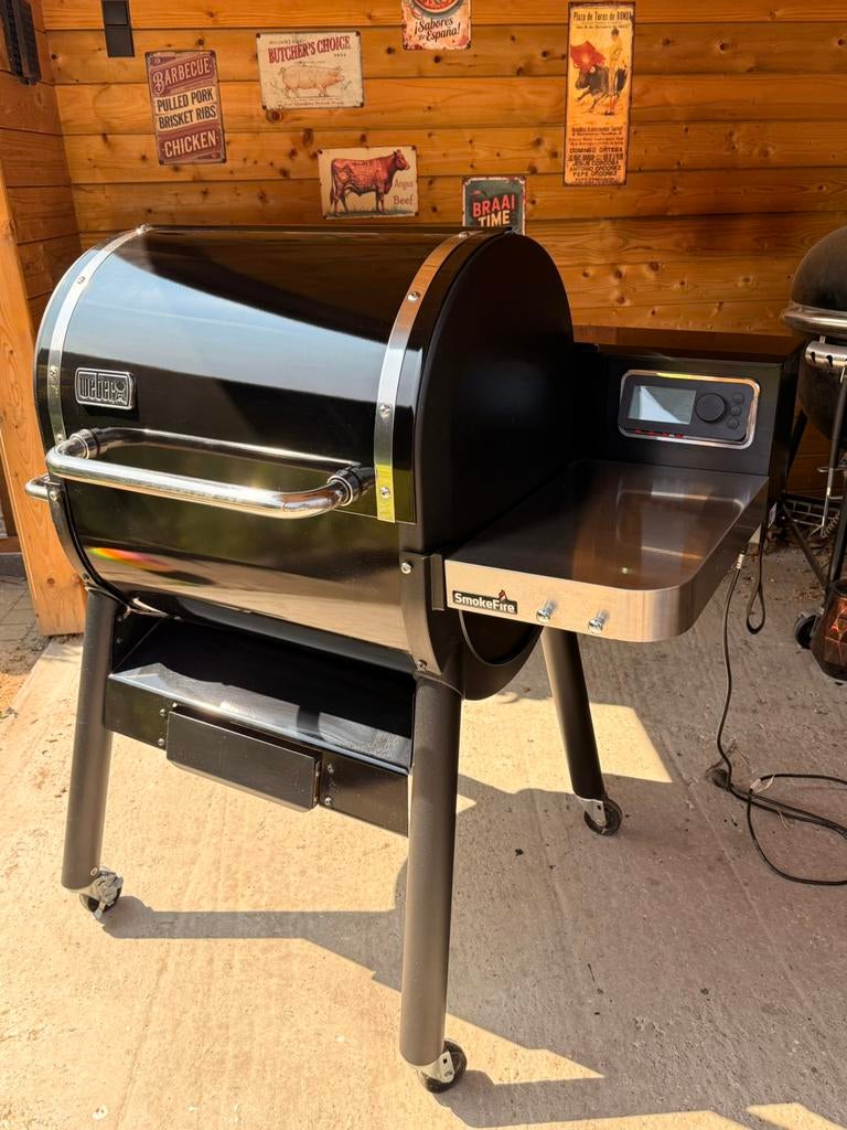 Weber SmokeFire EX4 (Gen 2) + 6 dozen pellets, Jardin & Terrasse, Barbecues au charbon de bois, Comme neuf, Enlèvement