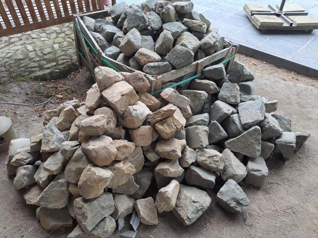 Pavés en grès différentes formes faire  offre, Jardin & Terrasse, Gravier, Rochers & Caillasse, Enlèvement, Grès