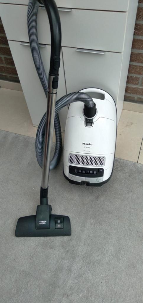 Miele C3 stofzuiger - 2200W, Elektronische apparatuur, Stofzuigers, Stofzuiger, Ophalen of Verzenden