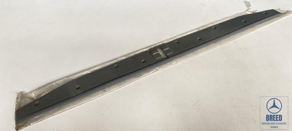 NOS lijst onderzijde achterklep grijs Mercedes-Benz W124 T-m, -, Nieuw, Ophalen of Verzenden, -
