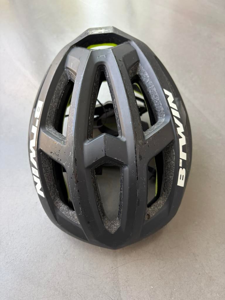 Fietshelm BTWiN - kind (maat 55 cm - 57 cm), Ophalen of Verzenden, Zo goed als nieuw