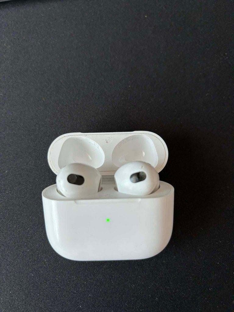 Apple AirPods 3e gen + kabel + hoesje, Ophalen, Gebruikt, Bluetooth, Apple