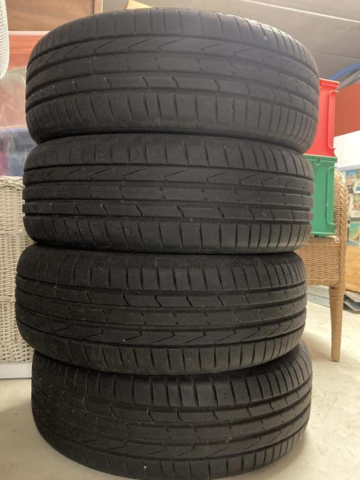 BMW 3-serie 205/60 R16 92V run lekke banden, gerold 5000 km, Auto-onderdelen, Banden en Velgen, Band(en), Zomerbanden, 16 inch