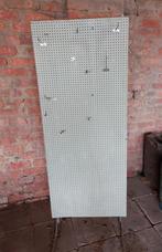 Panneau de présentation/étagère de magasin perforé autoporta, Enlèvement, Utilisé