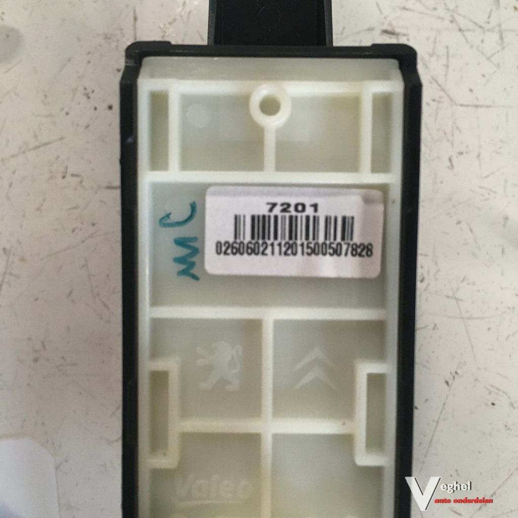 Peugeot 208 1.2 3 cil 5bak 5drs 2015 Radio Navi  Bedieningsc, Enlèvement ou Envoi, -, -, -