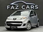 Peugeot 107 1.0i Trendy * RADIO&CD + PROPRE + GARANTIE *, Auto's, Peugeot, 4 zetels, Stof, Zwart, Electronic Stability Program (ESP)
