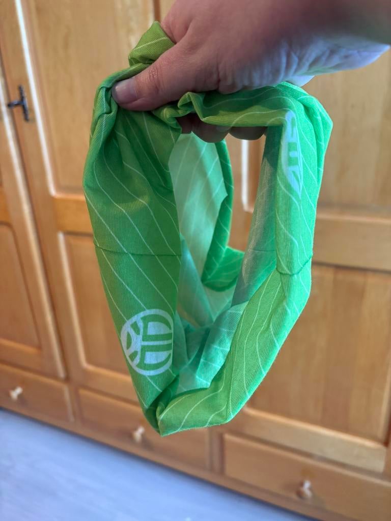 Nieuw groen sjaaltje ideaal voor op moto/fiets., Ophalen of Verzenden, Nieuw, Sjaal