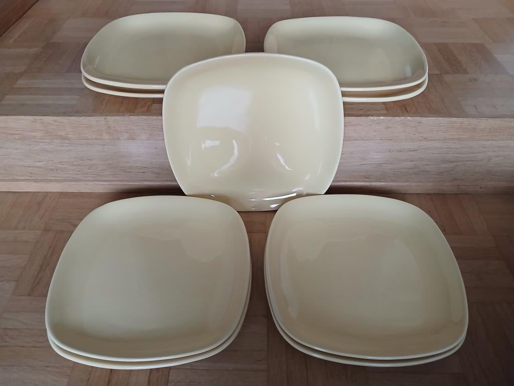 9 grandes assiettes jaunes au format carré (26,5 cm de côté), Uni, Assiettes(s), Céramique, Enlèvement
