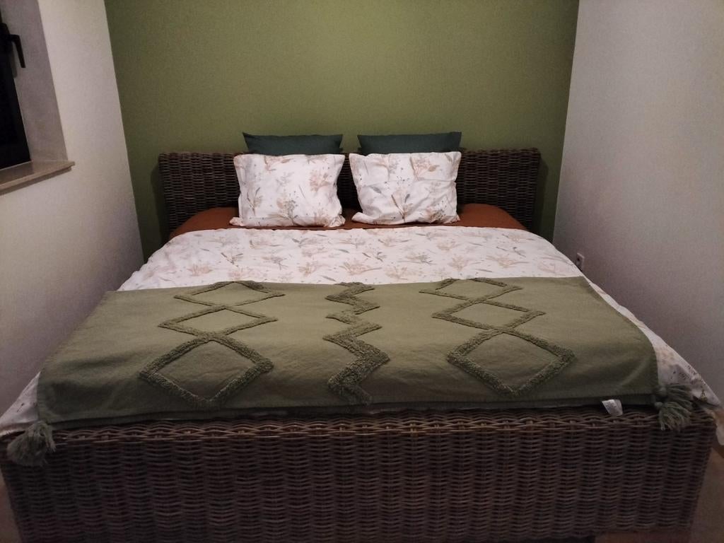 Lit en osier, Maison & Meubles, Chambre à coucher | Lits boxsprings, Enlèvement