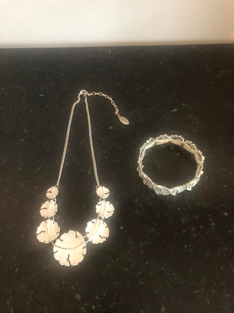 Zilveren armband en bujpassende ketting., Ophalen of Verzenden, Zo goed als nieuw