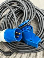 CEE Mennekes haakse verlengkabel met stopcontact, Caravanes & Camping, Enlèvement, Utilisé