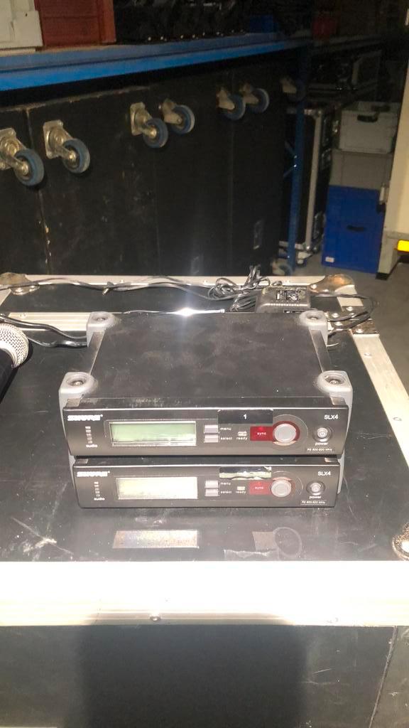 Shure SLX4 + 1 bêta SM58 + 1 SM58 R5 800 MHz ! ! !, Musique & Instruments, Microphones, Utilisé, Micro chant, Sans fil, Enlèvement ou Envoi