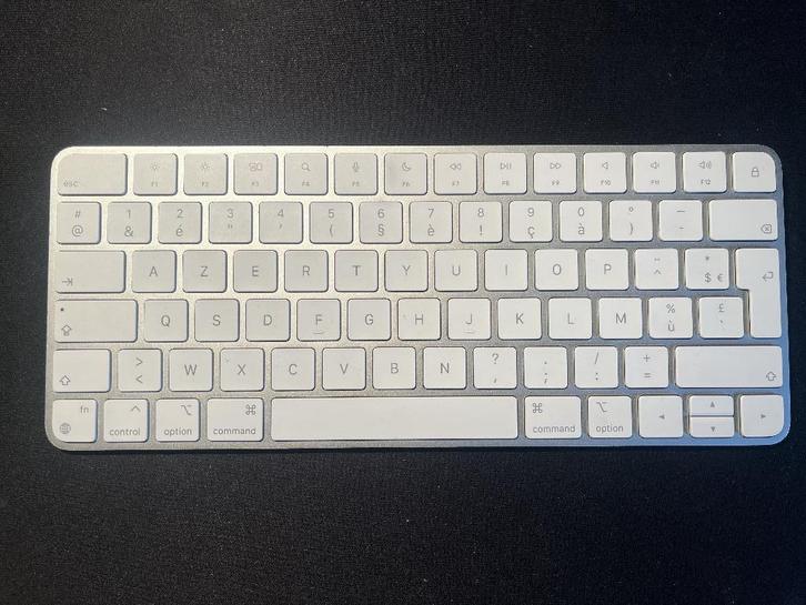 Apple Magic Keyboard 2 + (optioneel) Magic Mouse 2, Computers en Software, Toetsenborden, Gebruikt, Azerty, Draadloos, Ophalen