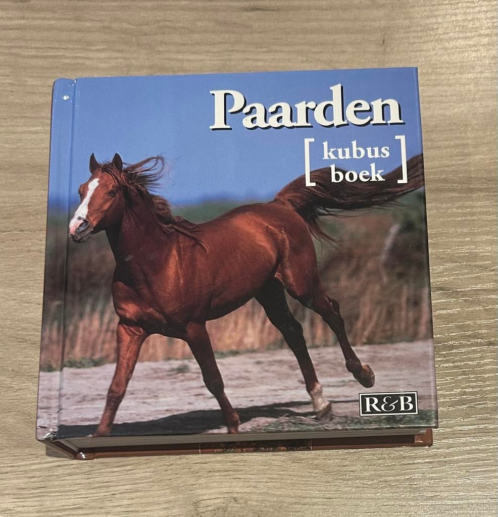 Paarden kubusboek, Boeken, Dieren en Huisdieren, Ophalen of Verzenden