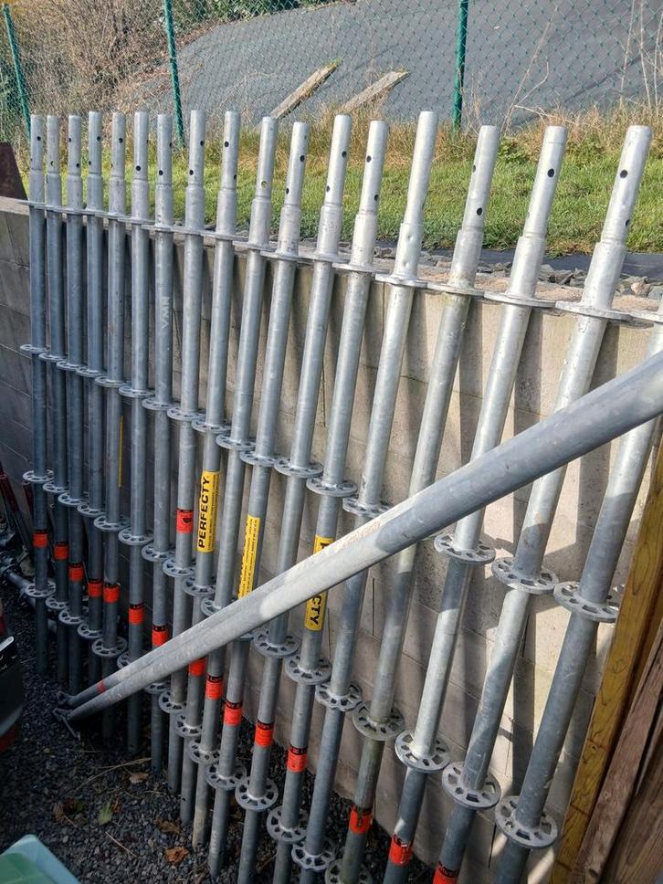 Échafaudage LAYHER ALLROUND PERFECTY multidirectionnels., Bricolage & Construction, Échafaudages, Enlèvement