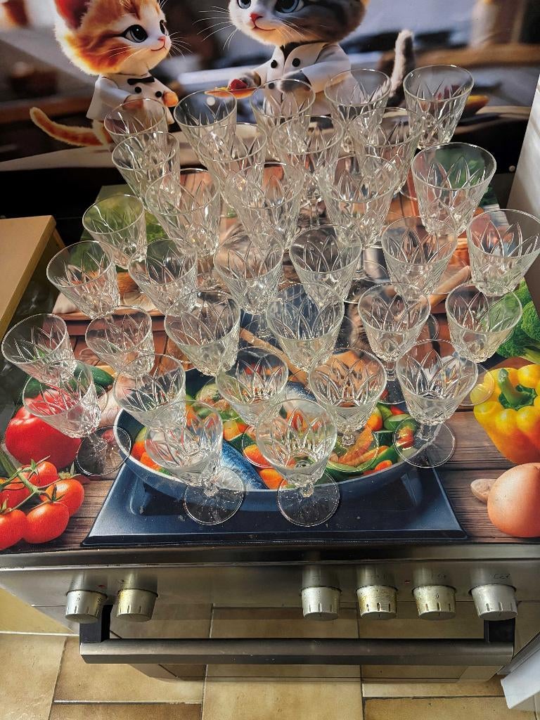 Trente-deux verres, Maison & Meubles, Cuisine | Vaisselle, Uni, Verre ou Verres, Verre, Enlèvement