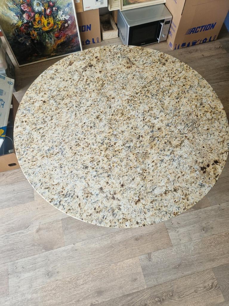 Granieten salon tafel, Ophalen