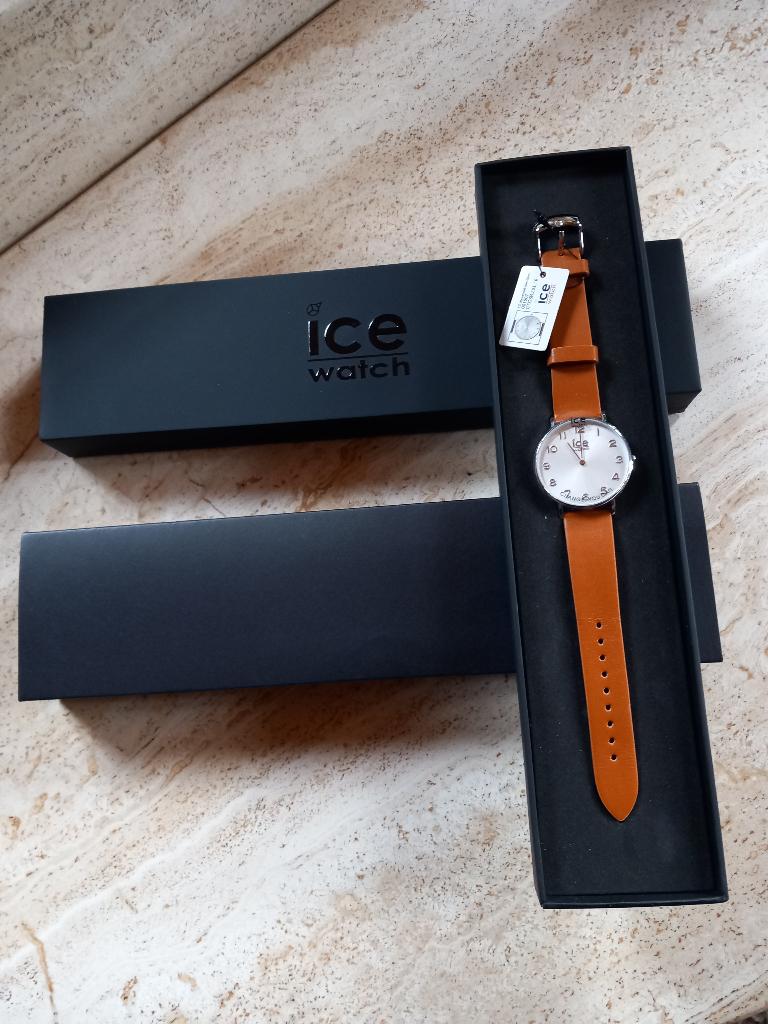 Ice watch horloge dames/meisjes, Bijoux, Sacs & Beauté, Montres | Femmes, Autres marques, Enlèvement ou Envoi, Cuir, Autres matériaux