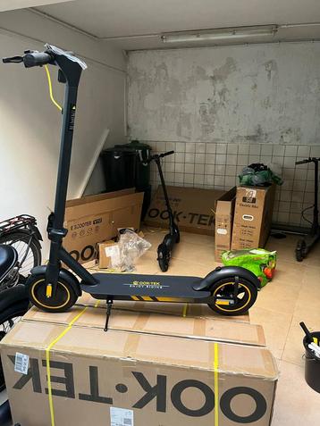 Elektrische Steps / V10 / Nieuw / 25 km/ H /in doos beschikbaar voor biedingen