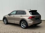 ✅ Vw Tiguan GARANTIE R-Line DSG Acc Camera Trekhaak Z.Verw, Auto's, Stof, 4 cilinders, USB, 5 zetels