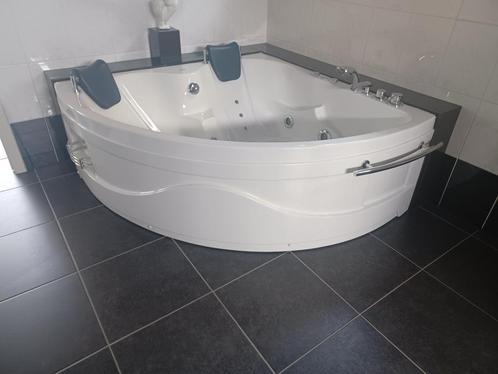 Bubbelbad hoek 2 pers 22 krachtige jets, Huis en Inrichting, Badkamer | Complete badkamers, Gebruikt, Met bad, Ophalen