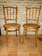 Twee houten stoelen afgewerkt met riet, Antiek en Kunst, Ophalen
