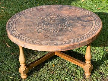 Unieke salontafel set Azteeks geïnspireerd design beschikbaar voor biedingen