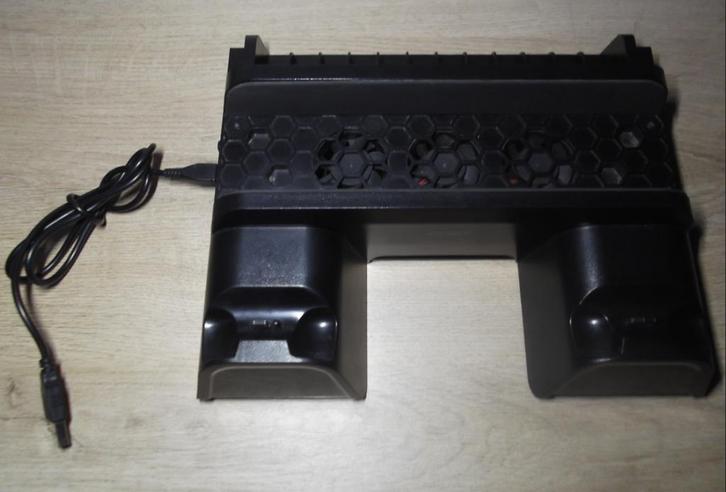 station ps4, Consoles de jeu & Jeux vidéo, Consoles de jeu | Sony PlayStation 4, Comme neuf, Pro, Enlèvement