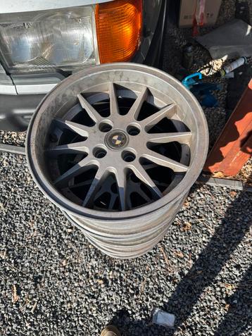 Bmw e30 mim velgen 15” beschikbaar voor biedingen