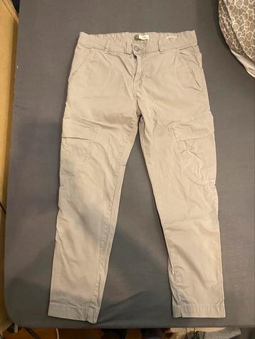 Bershka cargo broek disponible aux enchères