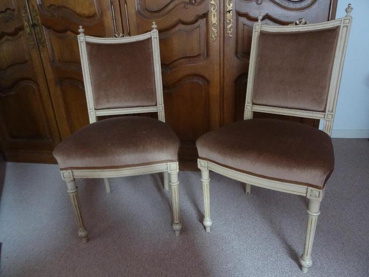 2 stoelen in Louis XI-stijl uit de periode +- 1900, Antiek en Kunst, Antiek | Meubels | Stoelen en Sofa's, Ophalen