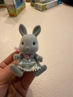 Sylvanian families (tomy) - rabbit, Ophalen of Verzenden, Zo goed als nieuw, Popje