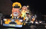 Prachtige carnavalwagen thema taxi’s, Ophalen