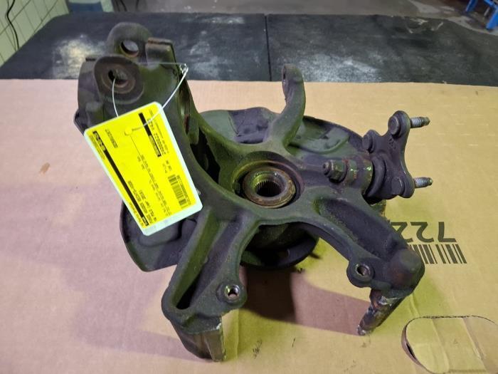 Fusee houder rechts-voor van een Volkswagen Polo, Auto-onderdelen, Ophanging en Onderstel, Volkswagen, Gebruikt, 3 maanden garantie