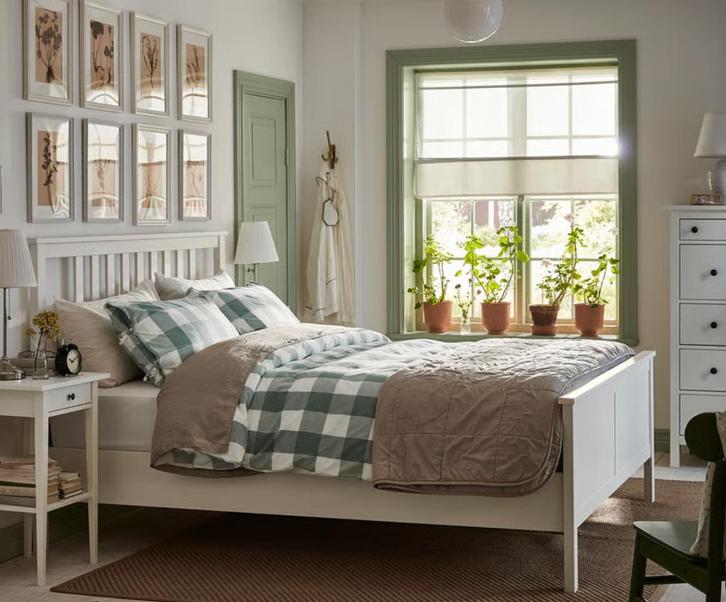 Twee persoons bed 140x200, Huis en Inrichting, Slaapkamer | Bedden, Zo goed als nieuw, Tweepersoons, 140 cm, 200 cm, Hout, Wit