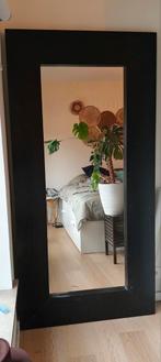 Grote spiegel zwart houten omkadering, Huis en Inrichting, Woonaccessoires | Spiegels, Ophalen, Zo goed als nieuw, 75 tot 100 cm